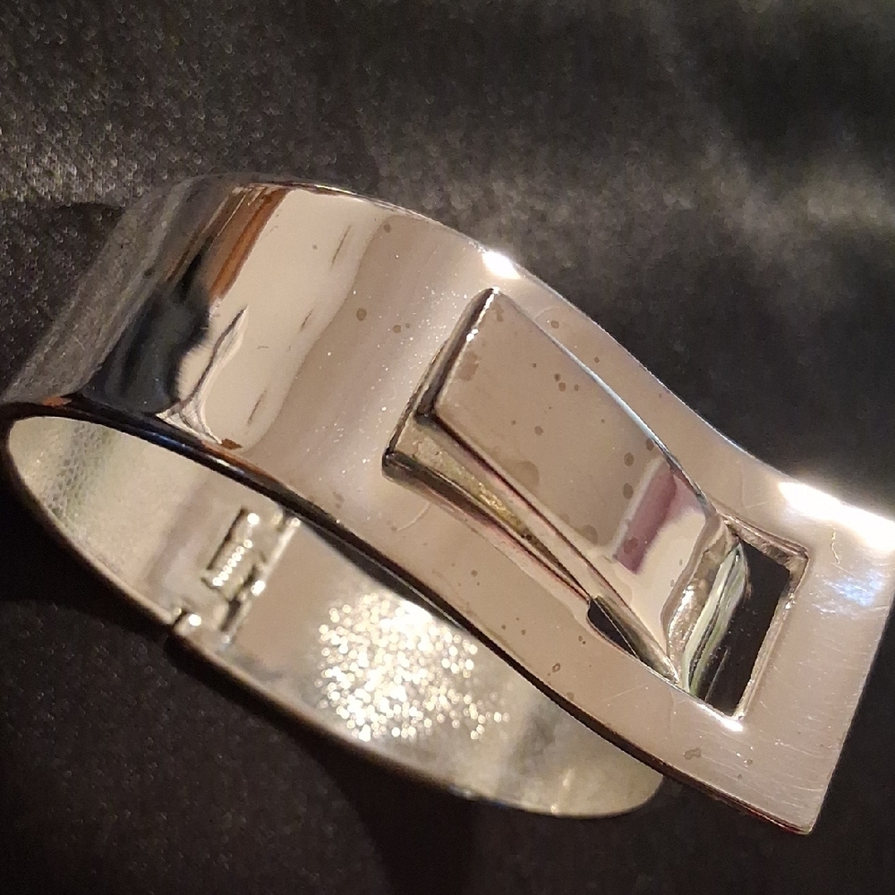 Vintage Silver Fitness Wristband - Picture 10 of 10